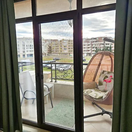 Four Seasons Апартаменты