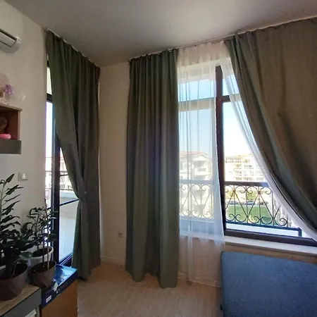 Four Seasons Apartamento Pomorie